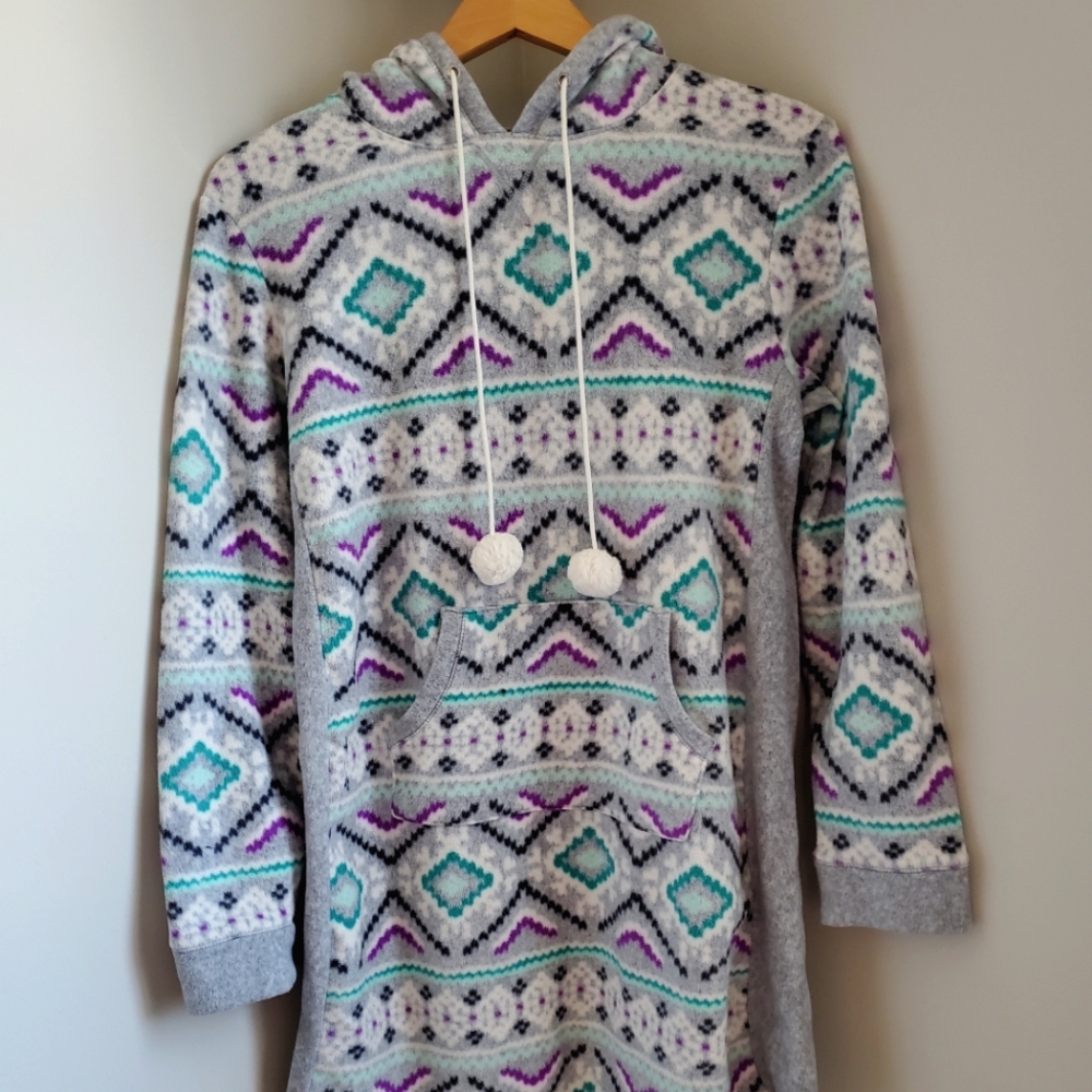 Cuddl Duds Pullover Long Hoodie.